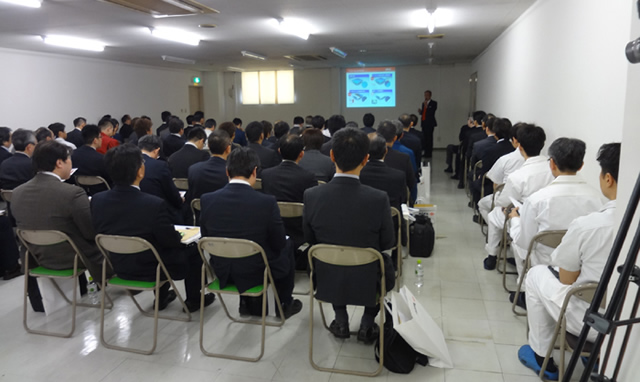 「低温乾燥印刷」の実演見学会を深谷工場で開催しました。